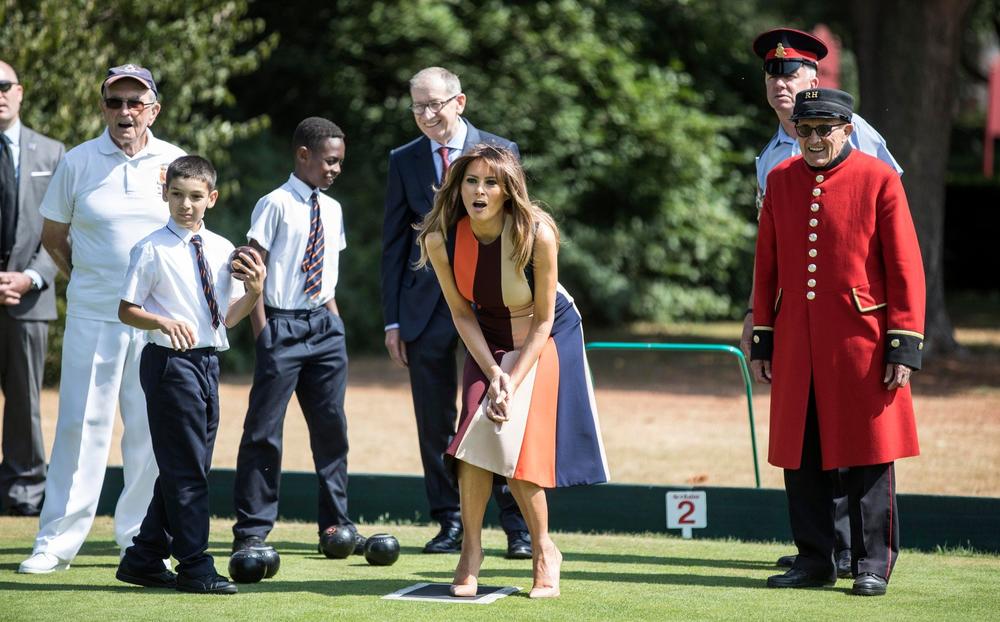 Melanija je božala u prelepoj haljini i štiklama  