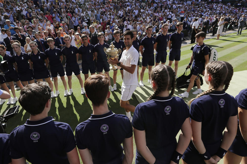 OTKRIVEN RAZLOG: Zašto Stefan Đoković nije mogao da bude za vreme finala na tribinama, nego su ga doveli tek kad je Novak pobedio?