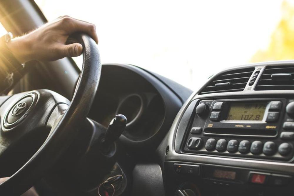 KUPIO BIH AUTO SAMO ZBOG RAZLOGA PRODAJE! Ovom oglasu smeje se pola Srbije (FOTO)