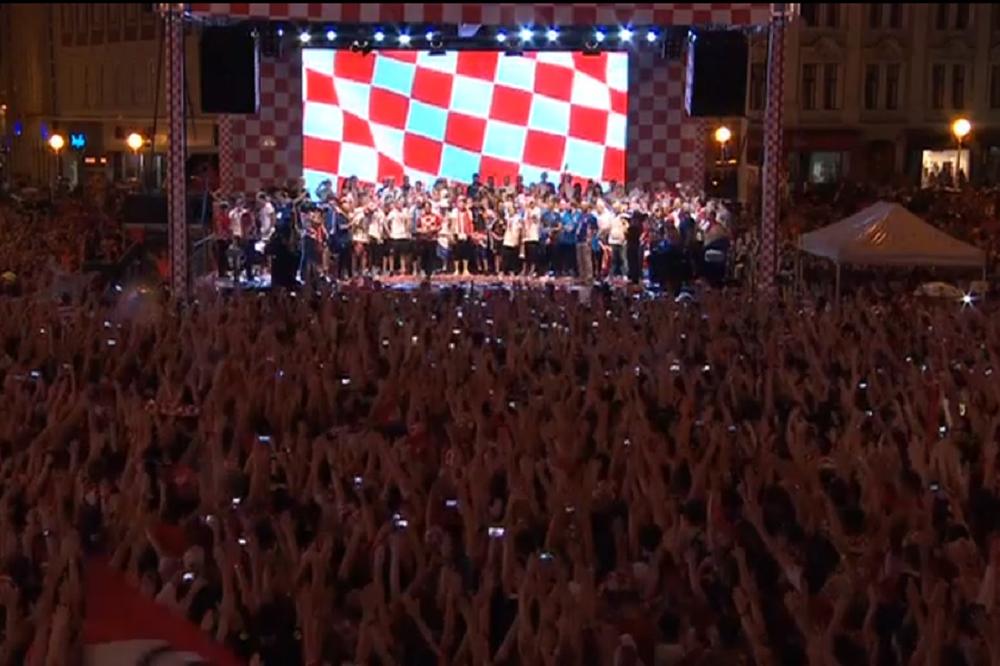 TOMPSONOVE PESME SE ZAORILE ZAGREBOM ZA TREN OKA! A, onda je i Dalić zapalio vatru: Hvala braniteljima! (FOTO) (VIDEO)