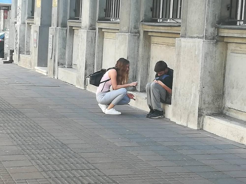 Priča o dečaku koji prosi pognute glave u Beogradu DOBILA JE NEVEROVATAN OBRT   