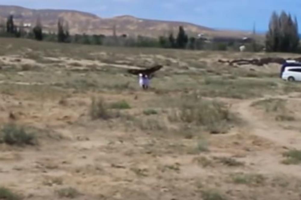 OGROMNI ORAO SE OBRUŠIO NA DEVOJČICU! Pomislio je da je PLEN, a sve se završilo TRAGIČNO! (VIDEO)