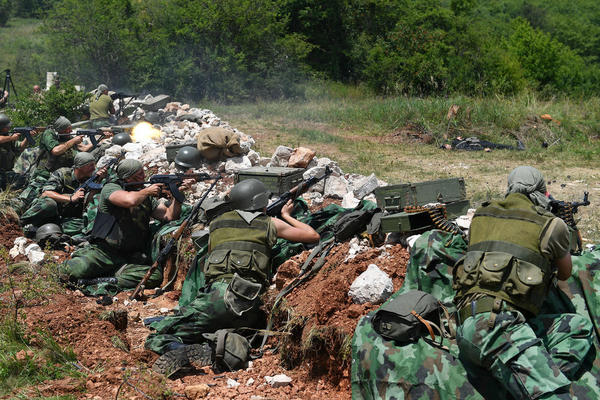 Isključili mu struju zbog duga od 27.000 dinara! JUNAK SA KOŠARA KOJI JE IZGUBIO RUKU POČEO ŠTRAJK GLAĐU