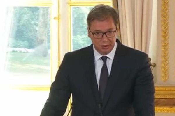 VUČIĆ U URGENTNOM CENTRU!