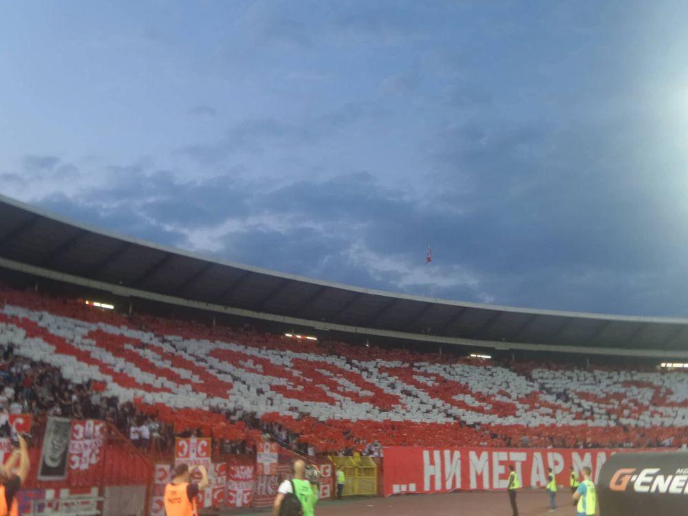 Delije sa koreografijom pred Spartaks  