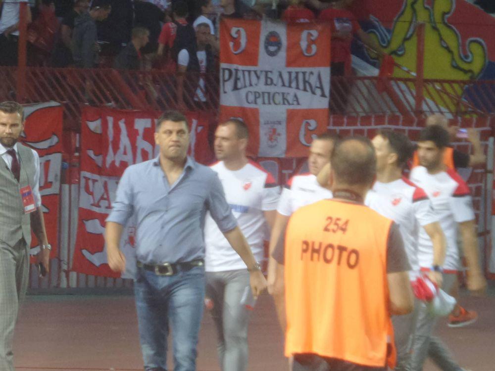 Vladan Milojević izlazi na teren  