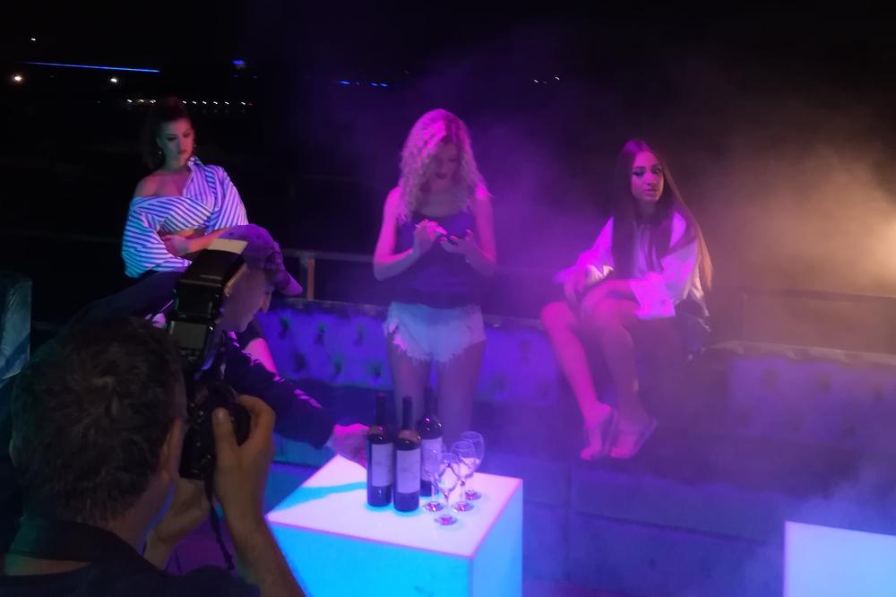 UHVATILI SMO JE NA SNIMANJU SPOTA, A KIJA NAM JE ISPRIČALA SVAŠTA! Teško da ja kopiram Lunu! (VIDEO)