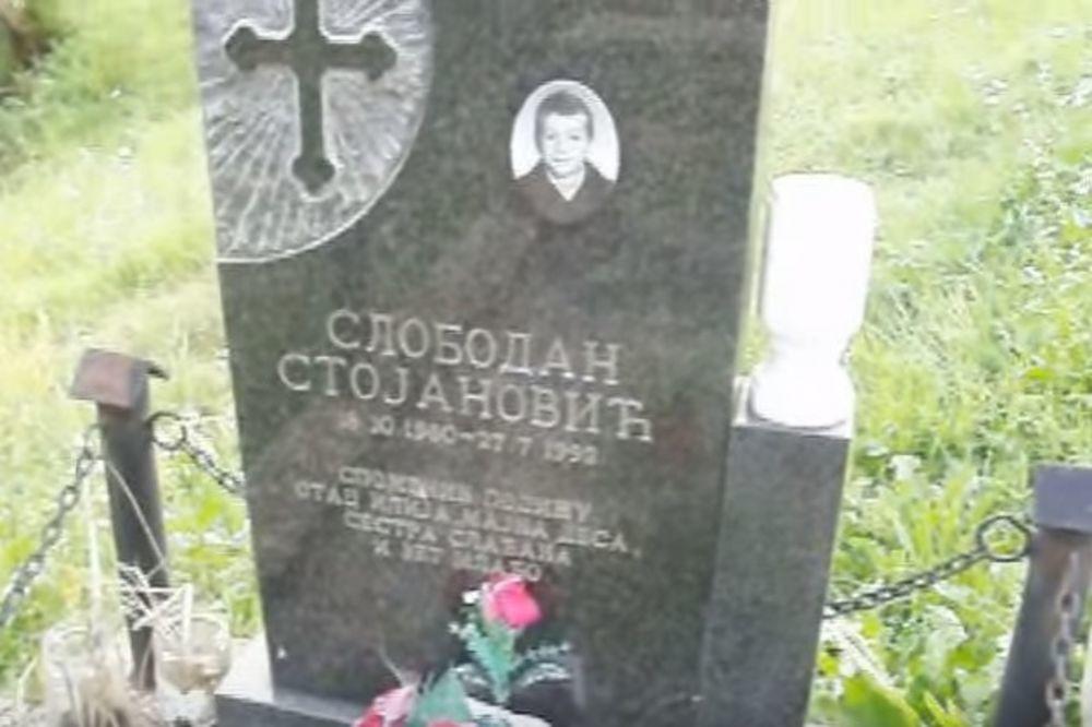 Grob u kojem počiva dečak  Slobodan Stojanović 