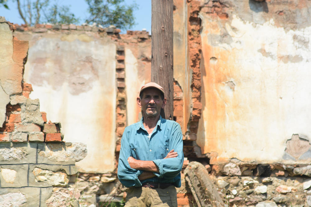 Od porodičnog doma Nikolić ostale su samo zidine  