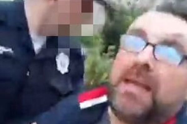 OVO RADE ONI KOJI SU MNOGO NERVOZNI: Priveden novinar STEFAN CVETKOVIĆ! SVE VREME JE SNIMAO, A EVO ŠTA JE PORUČIO! (VIDEO)