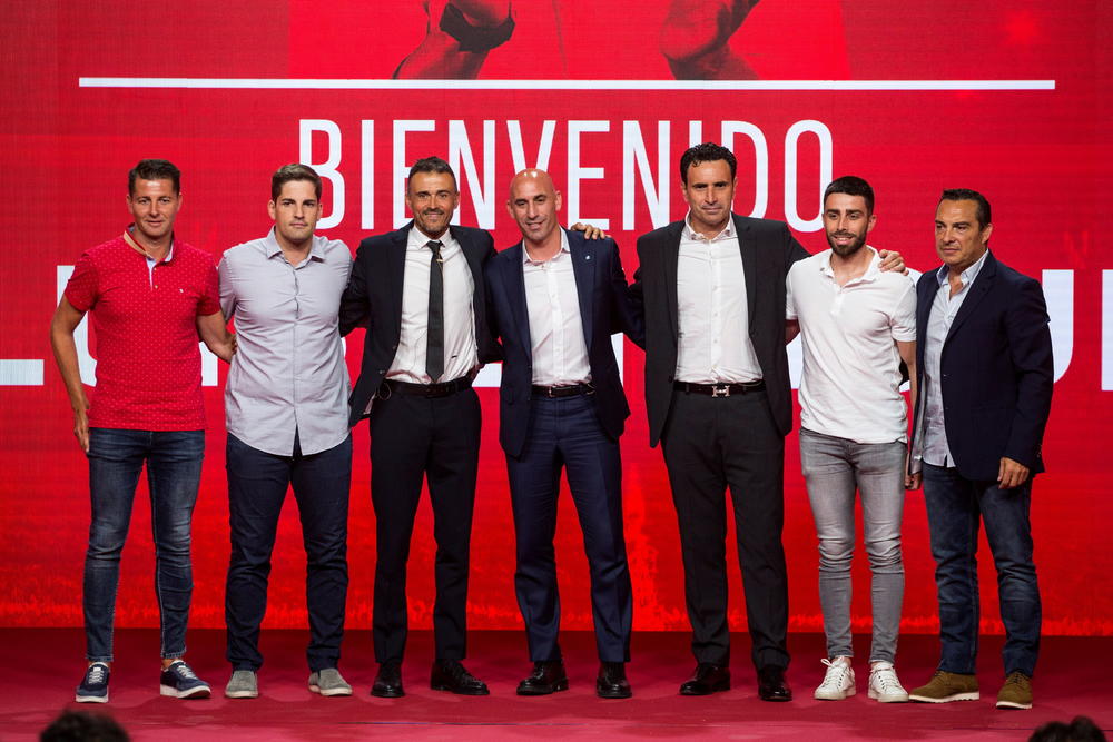 Luis Enrike povešće Španiju u novu fudbalsku eru  