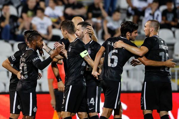 KO SU PARTIZANOVI RIVALI U LIGI EVROPE!? Srbin kog je želeo Mančester, golman iz Superlige i Larson ili klub osnovan kad su crno-beli pobedili Njukasl! (FOTO)