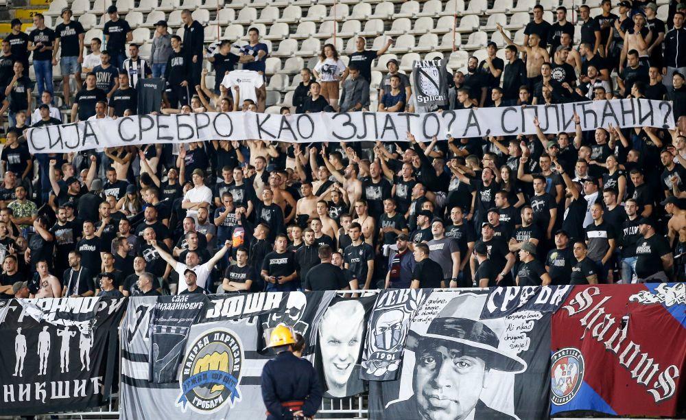 Grobari sa južne tribine prozivaju 'Partizanovce