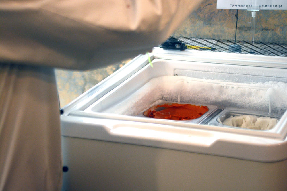 Sladoled od ajvara i kačkavalja    