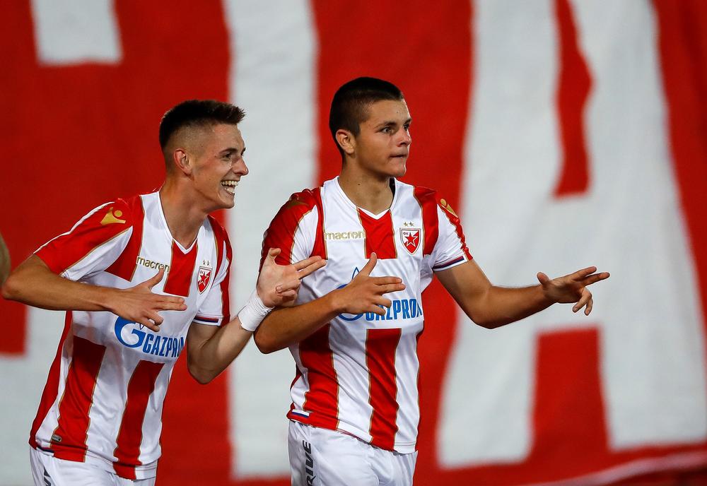 Aleksa Terzić i Dejan Joveljić slave gol za 2:0  