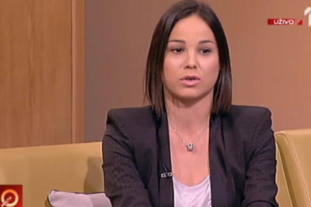 UPOZNALI SE U LIFTU: Glumica Jana Milić ima muža koji je toliki FRAJER da će joj mnoge devojke pozavideti! (FOTO)