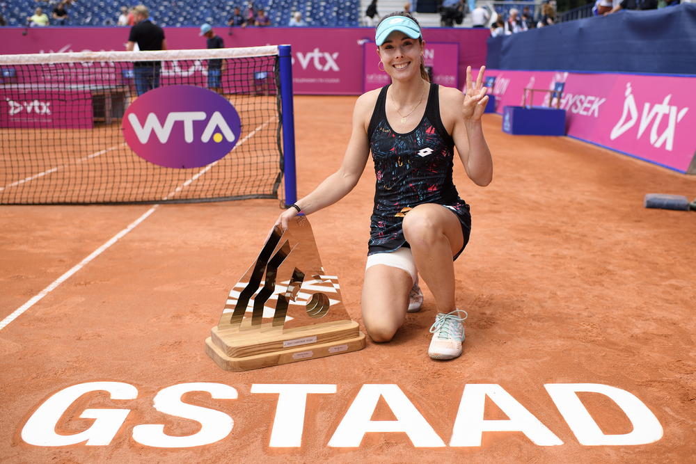 Aliz Korne sa trofejem u Gštadu  