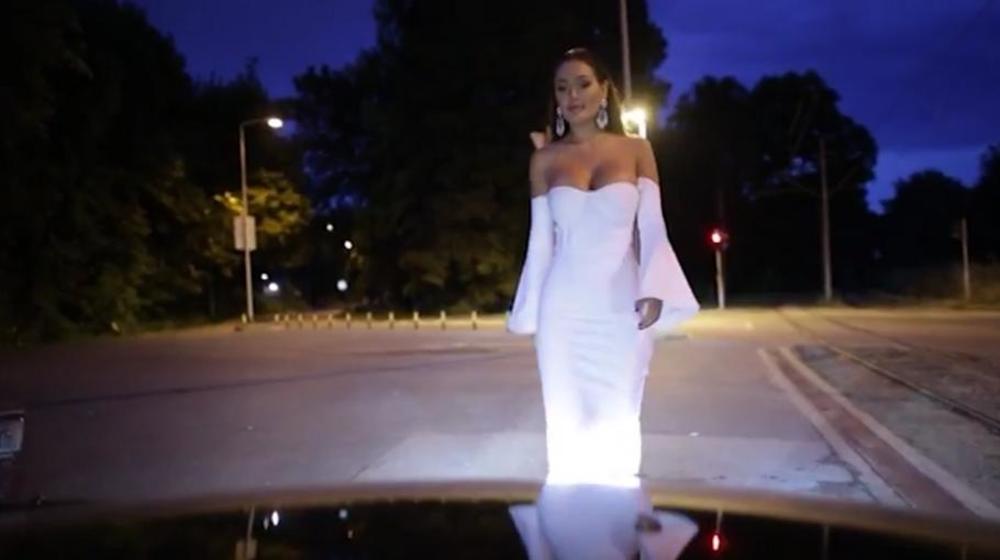 Haljina slična onoj koju je nosila Kija