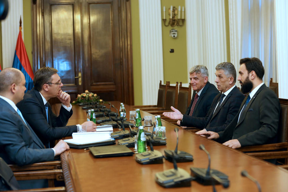 VUČIĆ ODBRUSIO UGLJANINU! Nema Suljo za tebe fotelje, džaba ti sve!