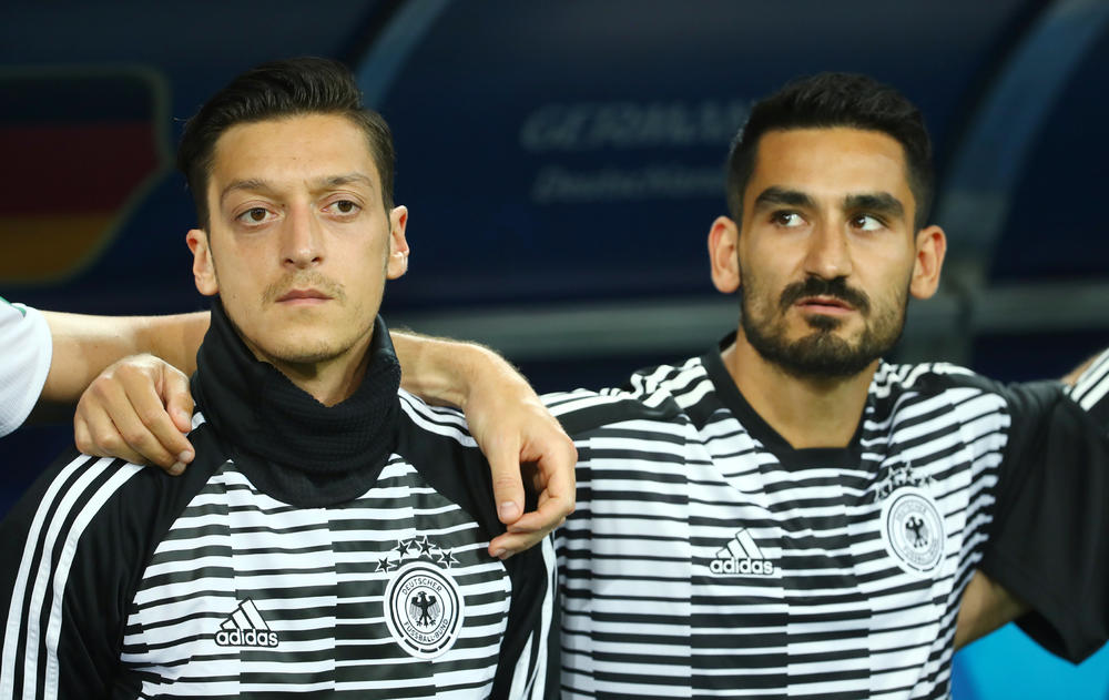 Ozil i Gundogan  