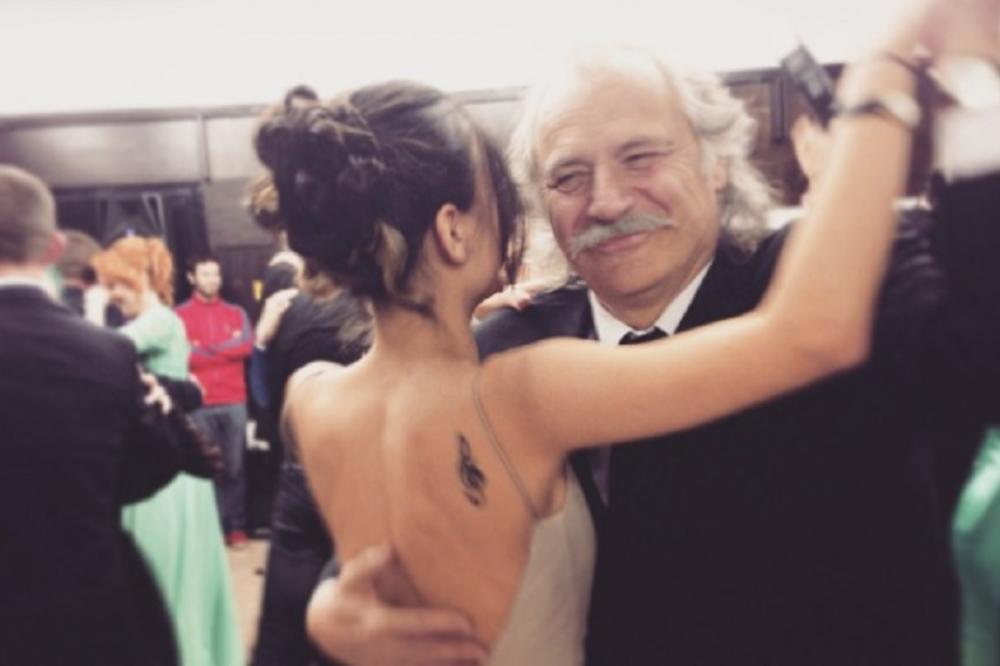 Da li znate koje je umetničko ime najmlađe ćerke Šerbedžije? Studirala je u inostranstvu, i ima zanimljiv imidž!