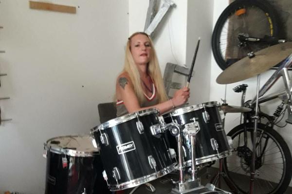 NIŠTA NIJE UKAZIVALO NA NESREĆU: Ovo je poslednja poruka ćerke Milića Vukašinovića! (FOTO)