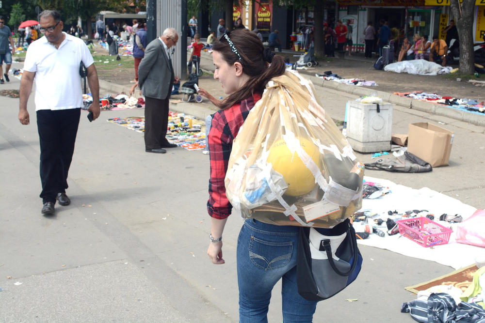 Pun džak stvari za samo 1000 dinara  