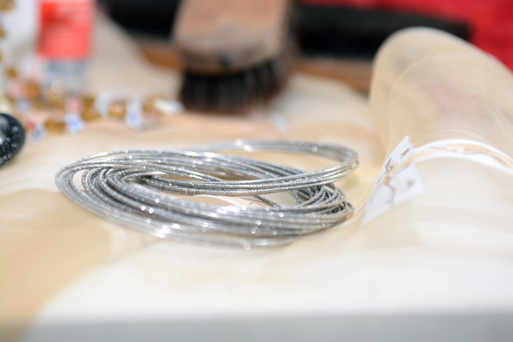 Narukcica od 50 dinara za još dražu  koleginicu  