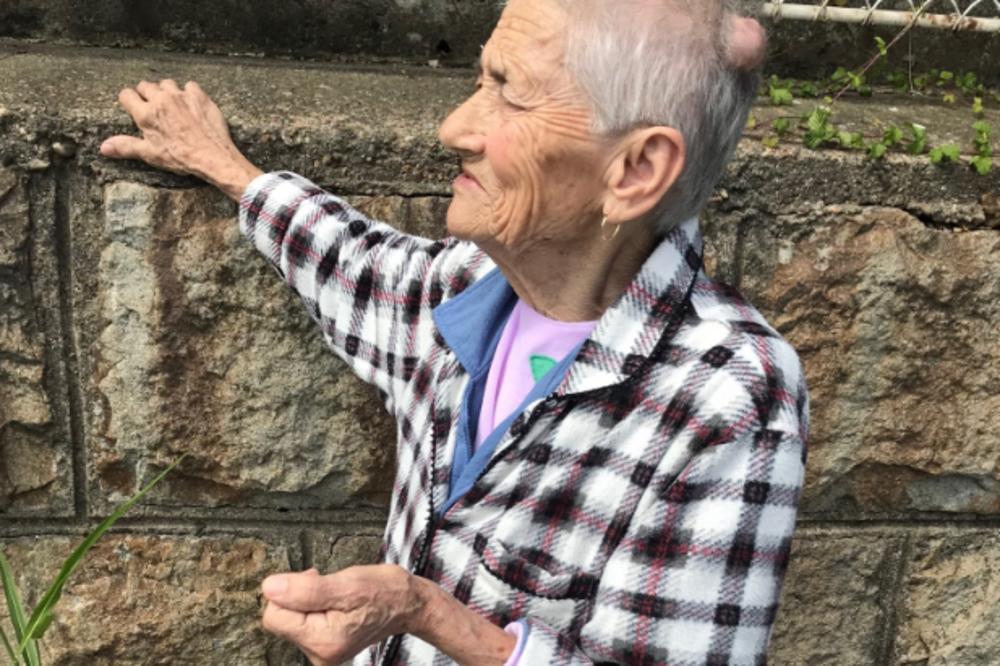 NAJLEPŠA PRIČA U SRBIJI DANAS: Baka štićenica PRIHVATILIŠTA ZA ODRASLE lutala je ulicama sama i pogubljena. Priča ipak ima srećan kraj (FOTO)