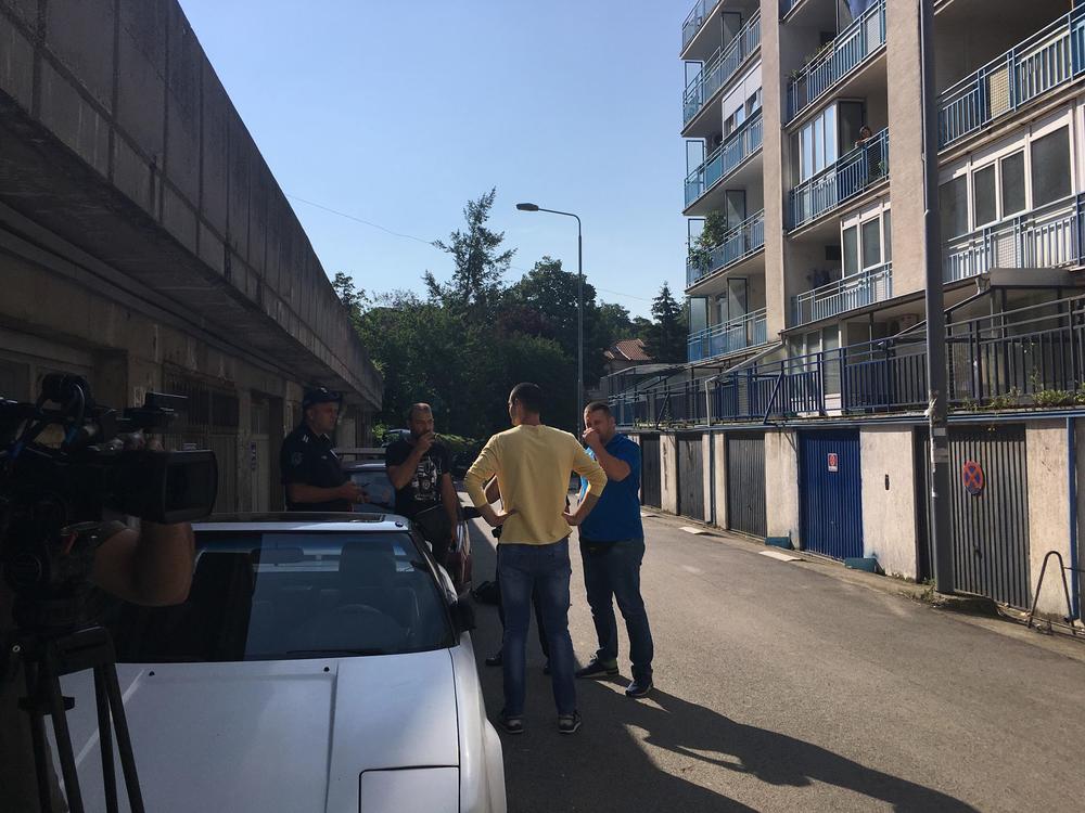 Stigla je i policija  