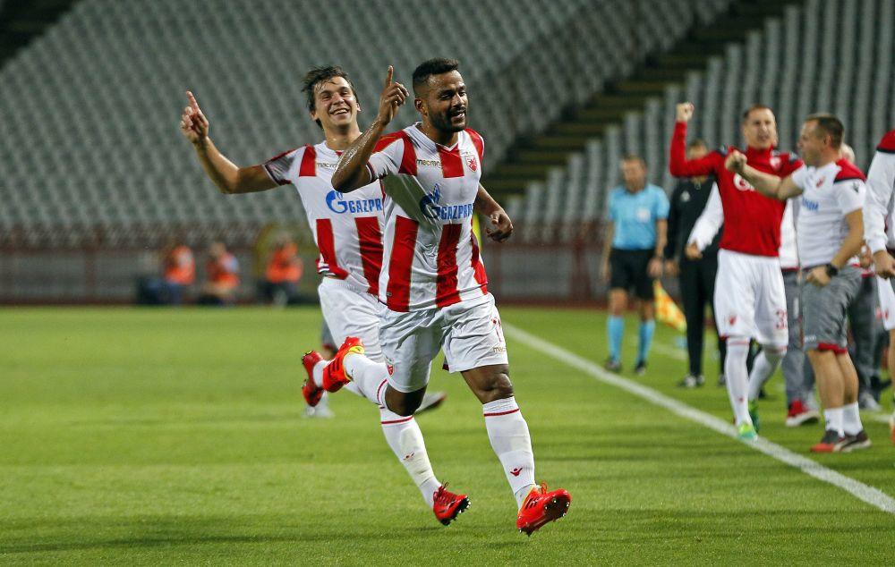 Lorenco Ebesilio je očito veoma vešt sa devojkama  