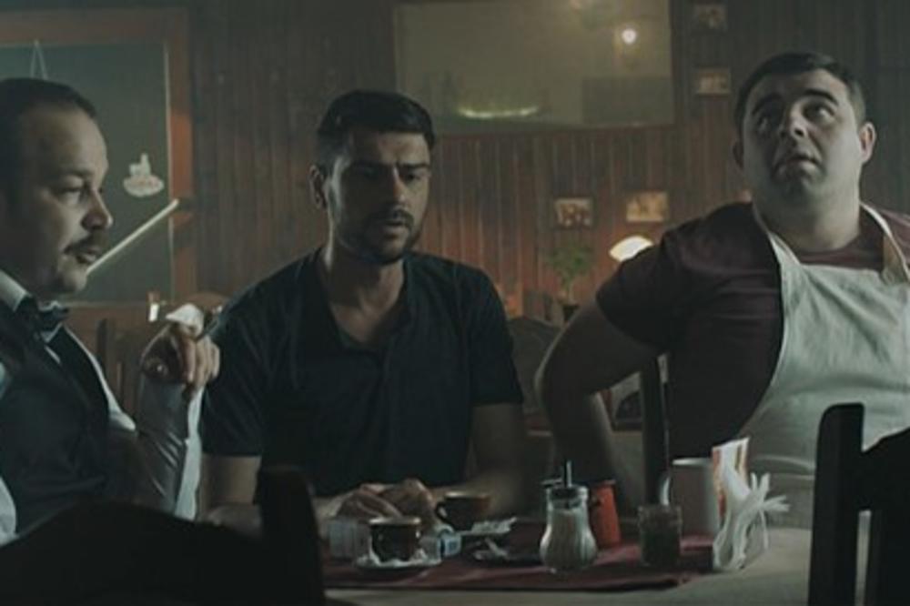 PREVARANT SE LAŽNO PREDSTAVLJA KAO PRODUCENT: Pokušava da skupi novac za nastavak serije i filma Meso!