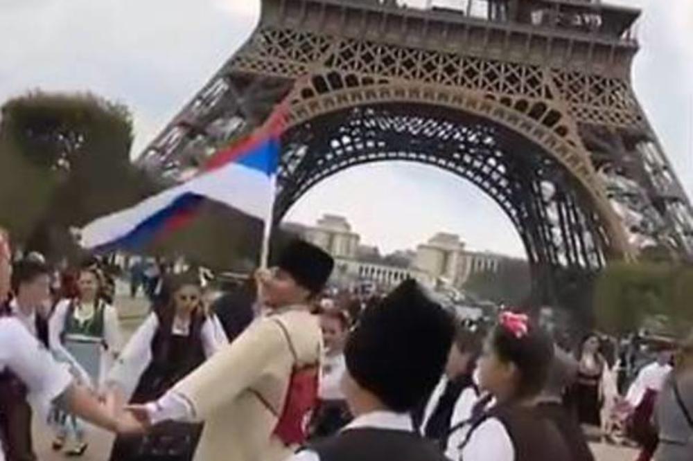 OVO MOGU SAMO SRBI: Nećete verovati šta su naši ljudi uradili ispod Ajfelovog tornja! (VIDEO)