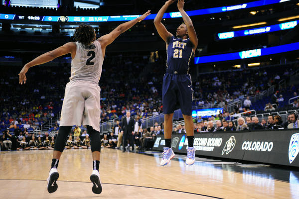 CEO KOŠARKAŠKI SVET GLEDA U NJEGA! Američki košarkaš postigao 71 poen!