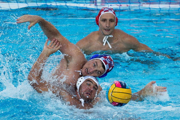 SRBI SU UBILI VATERPOLO! SUDIJE UVEK NASEDNU NA NJIHOVU IGRU! Hrvati ne prihvataju poraz, prvo sudije, a sad smo im mi krivi za sve!