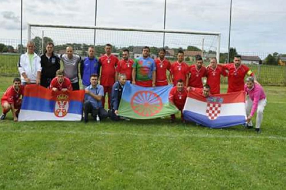 AKO STE LJUDI, POMOZITE! Romi žele da igraju za reprezentaciju, a to može da se izvede samo na jedan način! (FOTO)