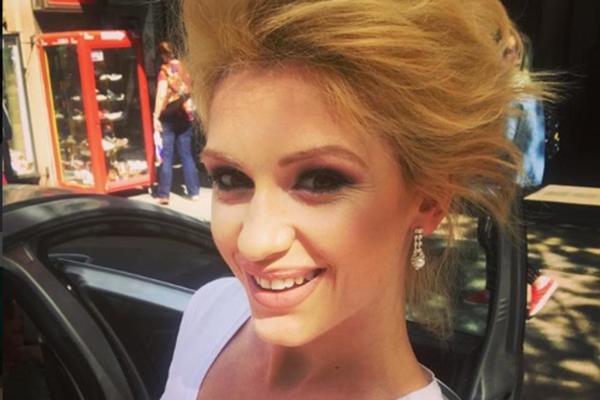 ODMOR JOJ DOŠAO GLAVE! Glumica ANJA MIT HITNO prebačena u BOLNICU! (FOTO)