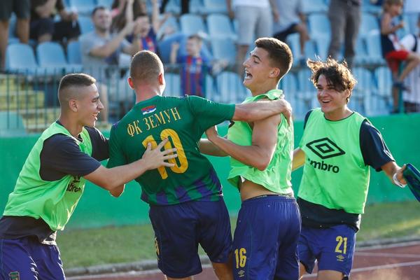 TAKO SE OPRAŠTA OD KLUBA! Veljko Simić u 8. minutu nadoknade doneo bod Zemunu pred transfer u Zvezdu! (FOTO) (VIDEO)