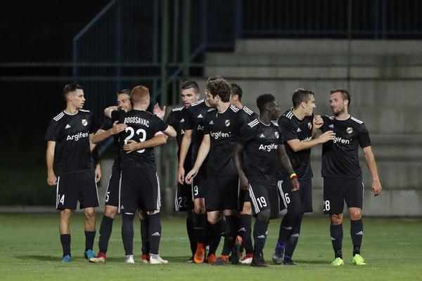 Dvojici igrača Čukaričkog zabranjeno da igraju protiv Partizana!
