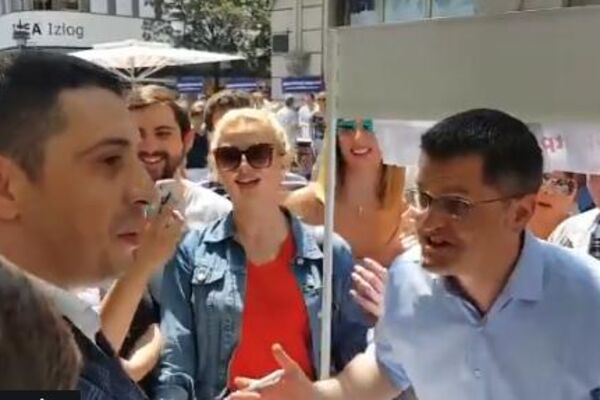 JEREMIĆ JE PRIŠAO ŠTANDU SNS I POTPISAO INICIJATIVU NAPREDNJAKA DA ON DOBIJE ULICU U NJUJORKU! A onda je kolegama iz SNS ponudio da oni potpišu nešto drugo! (VIDEO)