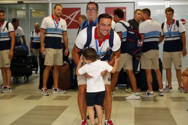 PIJETLOVIĆ U NEVERICI NA BALKONU: Navukli smo se, ovo je kao droga! (VIDEO)