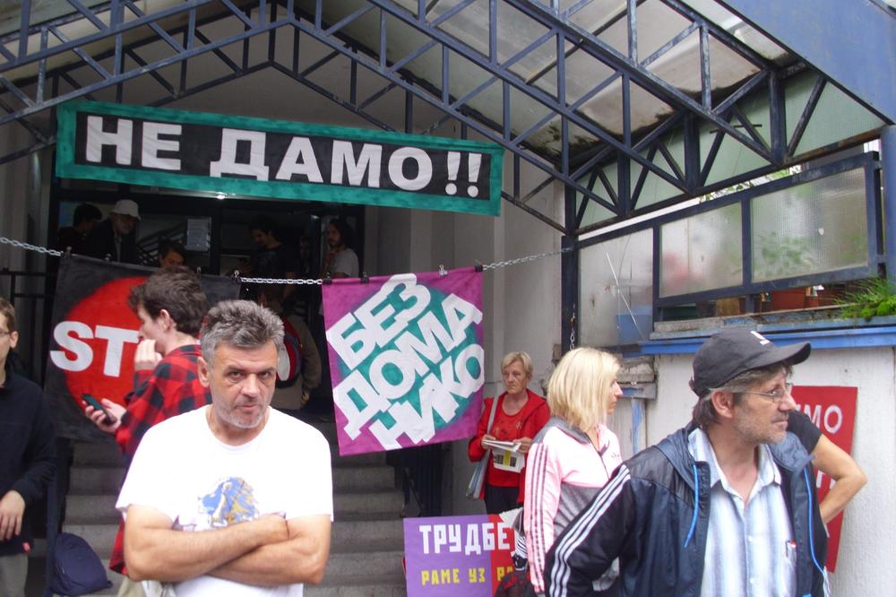 Još jedan dan u Ustaničkoj 244g,  još jedna POBEDA! Sprečeno ISELJENJE porodice Kruška! (FOTO)