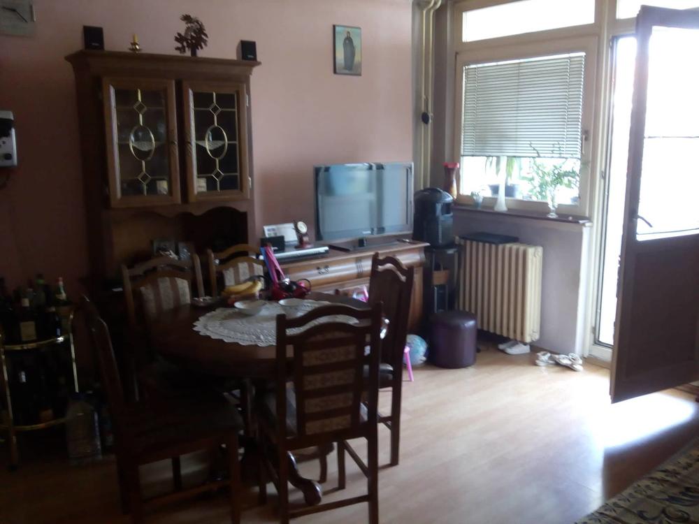 Miroslav kruška živi sa porodicom u  30 kvadrata   