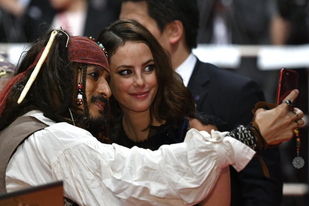 Muškarci će ODLEPITI kad vide koja HOLIVUDSKA DIVA snima u Beogradu! (FOTO)