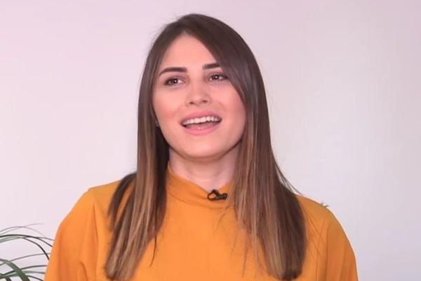 VODITELJKA O TRUDNOĆI NIJE JAVNO GOVORILA! RODILA SINA I DALA MU IME GRČKOG POREKLA: Stigla kruna srednjoškolske ljubavi!