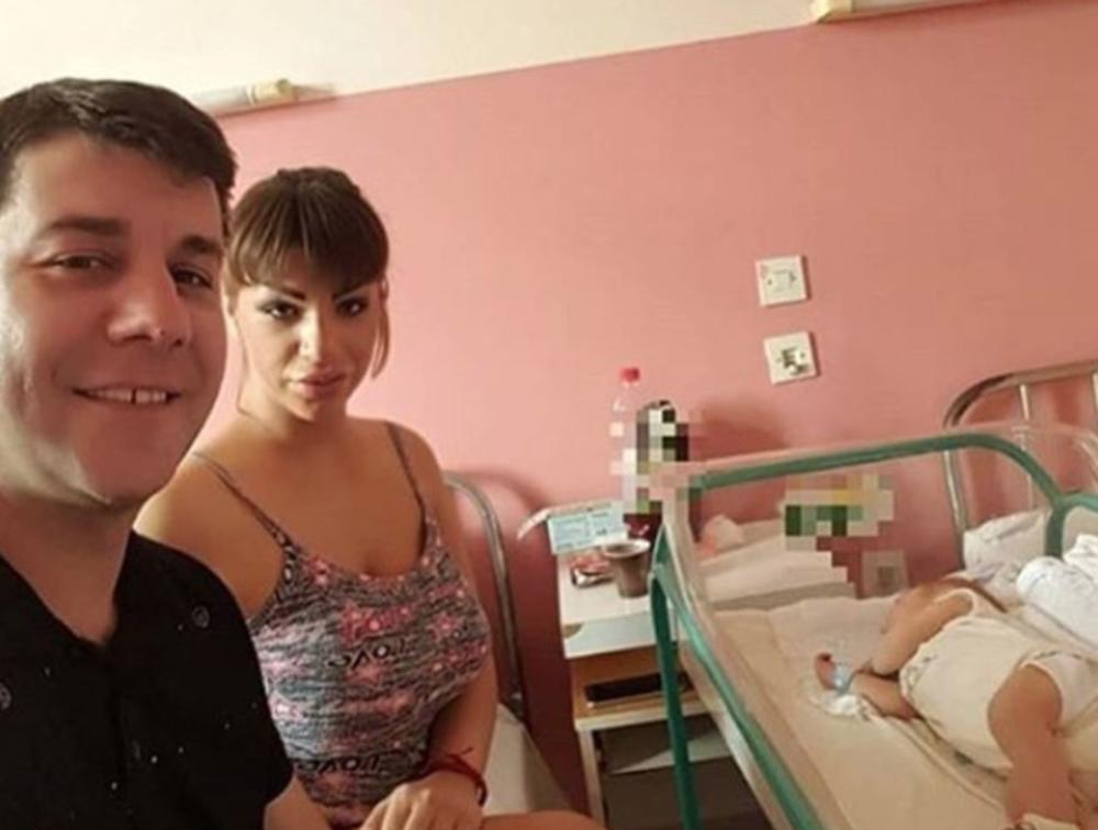 I ponosni otac je posetio bebu i majku  