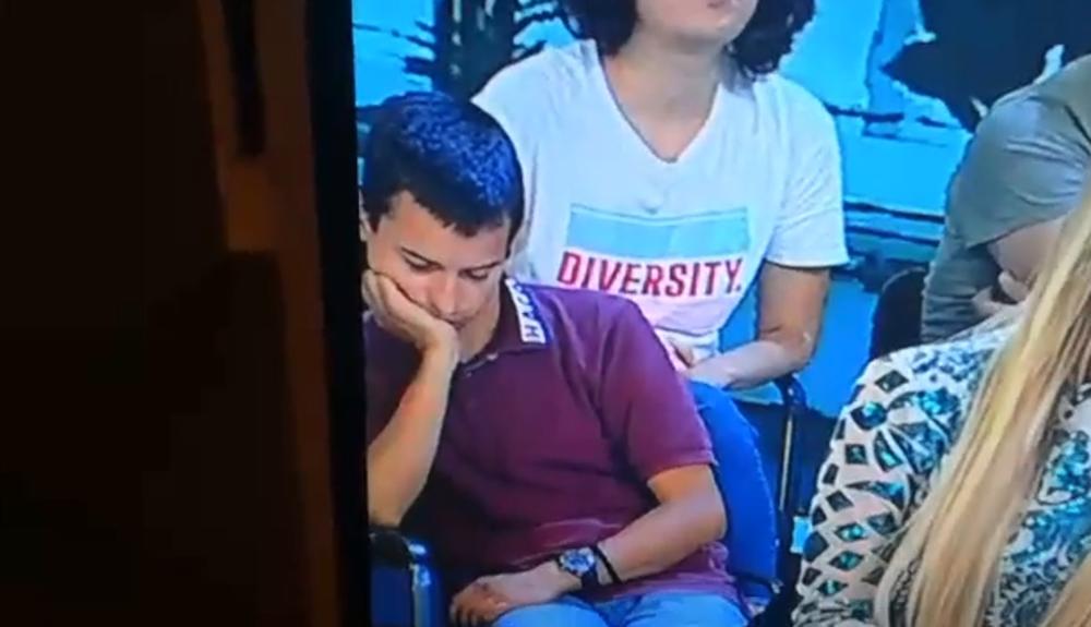 Luna mu je baš držala pažnju