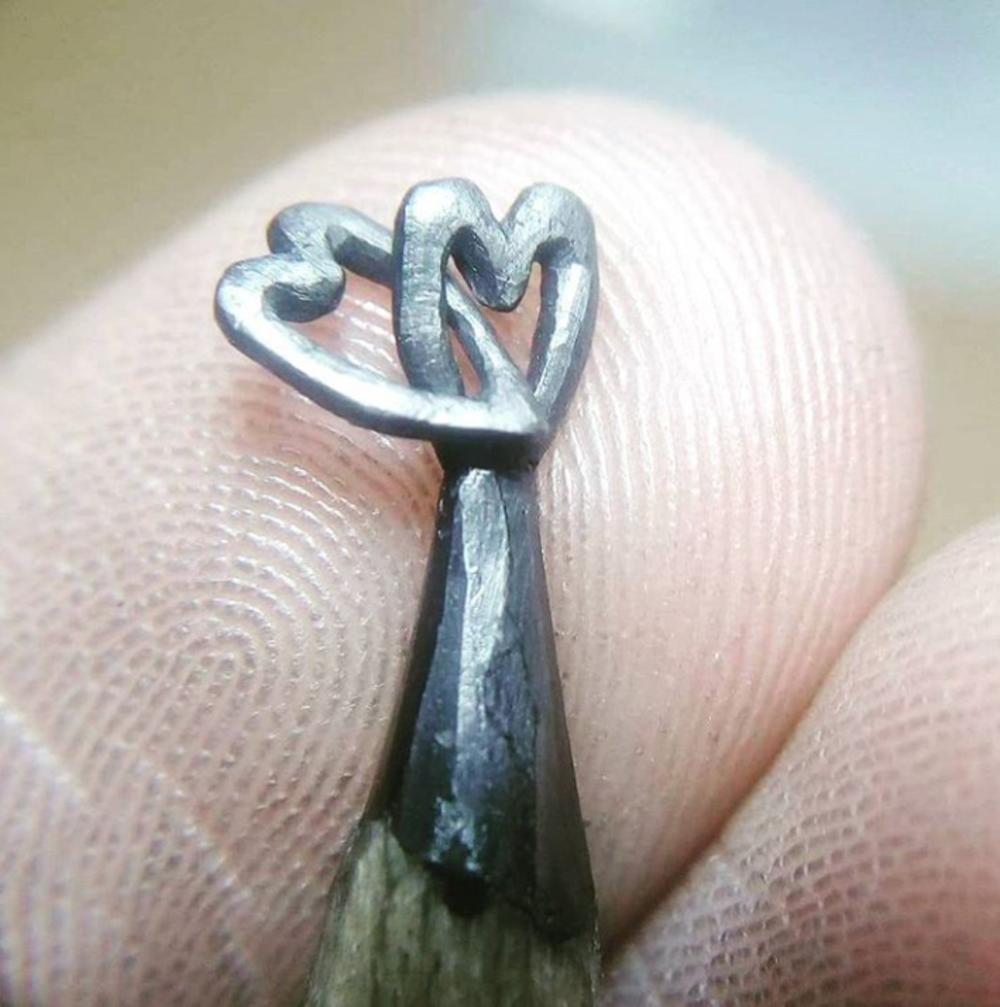 Prava mini skulptura  