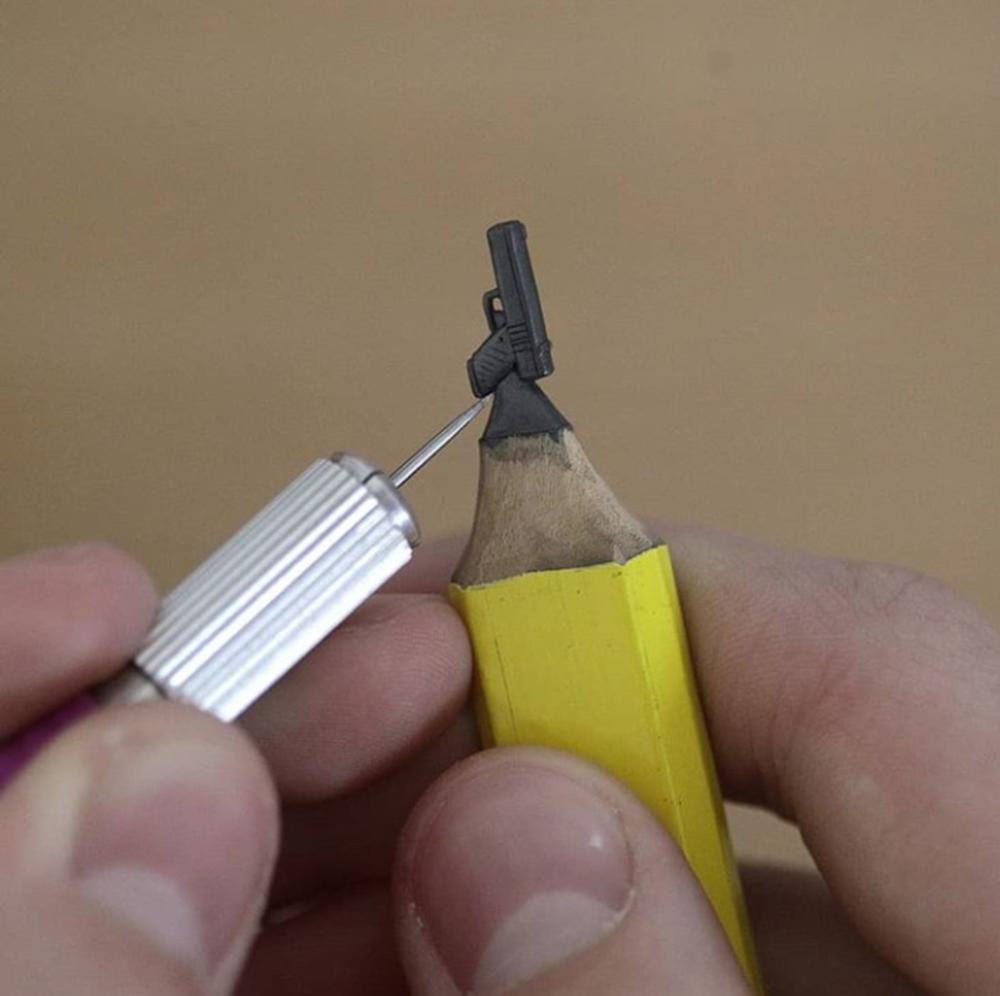 Minijatura na skulpturi   