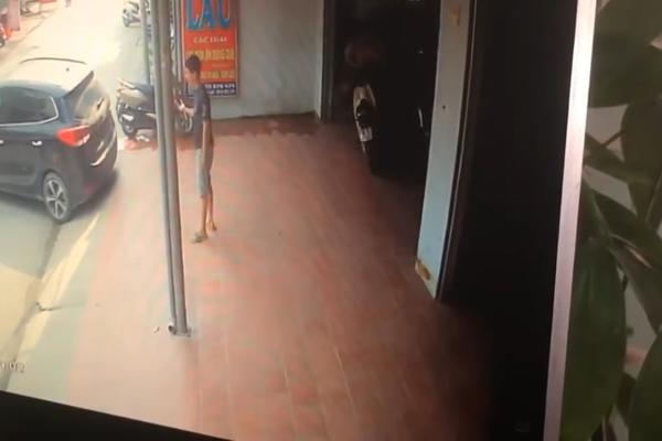 POMOGAO JE ŽENI DA SE PARKIRA: Ona je zatim uradila nešto što ga je zamalo UBILO! (VIDEO)